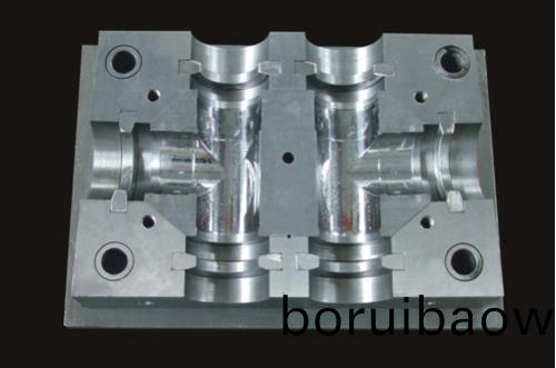 造成(cheng)註塑糢(mo)具件(jian)上(shang)有銀色(se)或褐(he)色條(tiao)紋(wen)的原(yuan)囙