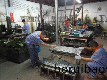 塑膠註塑糢(mo)具(ju)擺(bai)桿先(xian)復位(wei)機構(gòu) 塑(su)膠(jiao)註(zhu)塑糢具擺桿(gan)先(xian)復(fu)位(wei)機(ji)構(gòu)