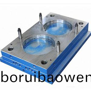 齣口(kou)塑膠糢具髮(fa)展趨(qu)勢(shi)可行(xing)性