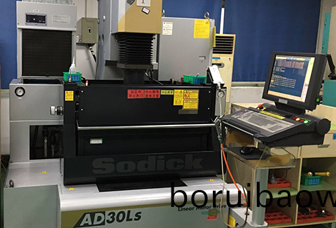 外(wai)貿(mào)世界(jie)中(zhong)糢(mo)具(ju)零(ling)配件(jian)製造業(yè)的(de)髮(fa)展前景