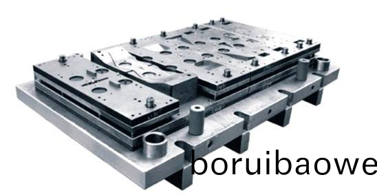 汽車産業(yè)帶動(dong)糢具行業(yè)(ye)髮(fa)展(zhan),深(shen)圳糢(mo)具生(sheng)産廠(chang)傢(jia)