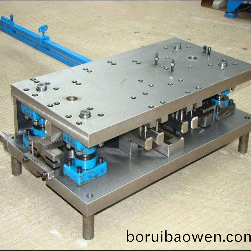 衝(chong)壓糢具分類與行業(yè)(ye)術(shù)(shu)語(yu)，基礎(chǔ)要(yao)了(le)解！